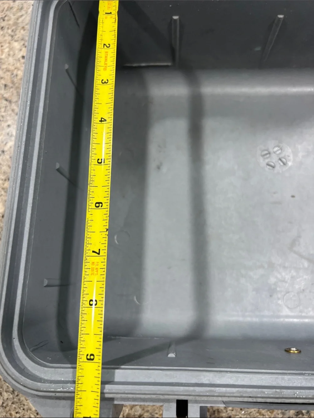 1400 Protective pelican Case in Light Gray used z15